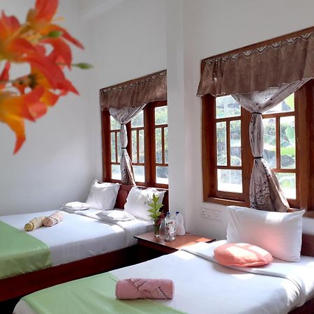 Subash Hotel نالاثانيا المظهر الخارجي الصورة