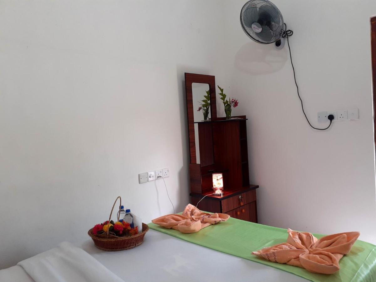 Subash Hotel نالاثانيا المظهر الخارجي الصورة
