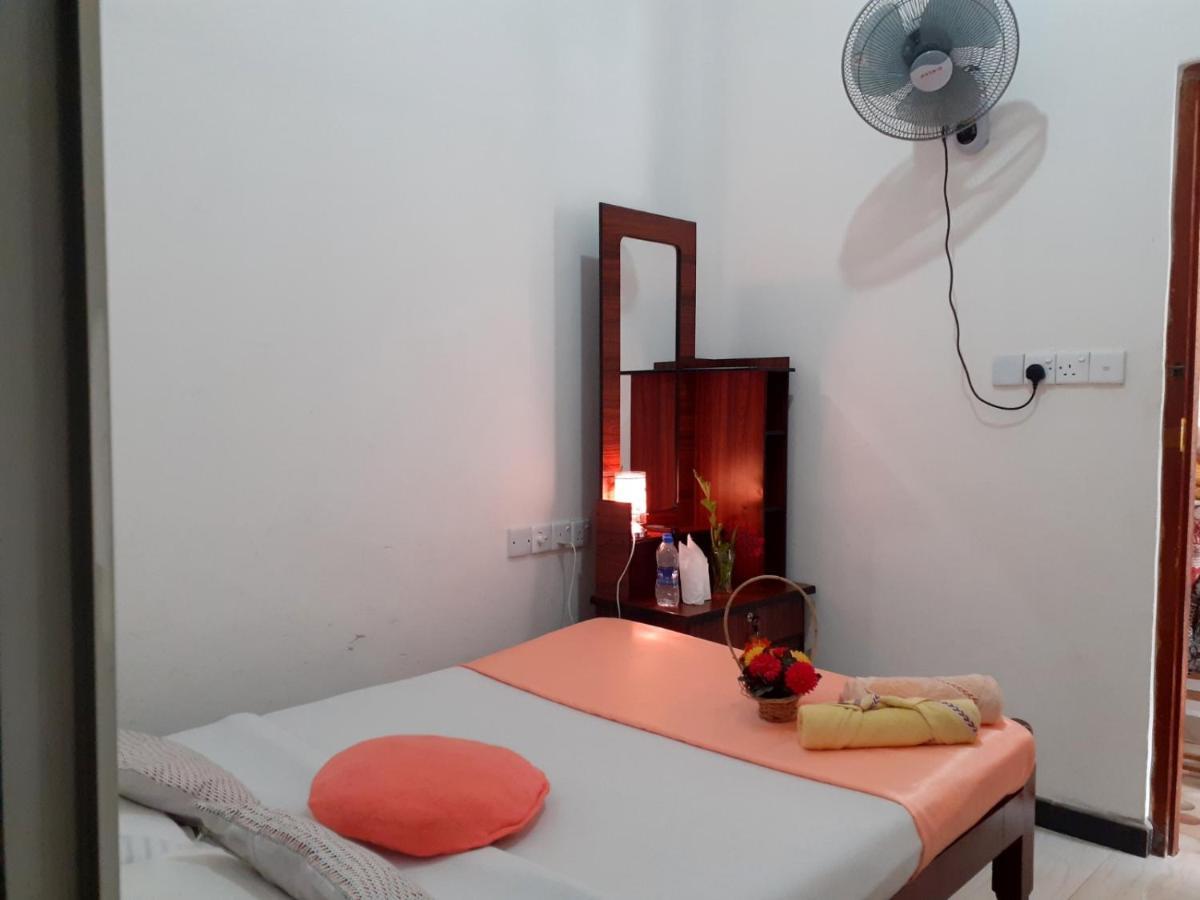 Subash Hotel نالاثانيا الغرفة الصورة