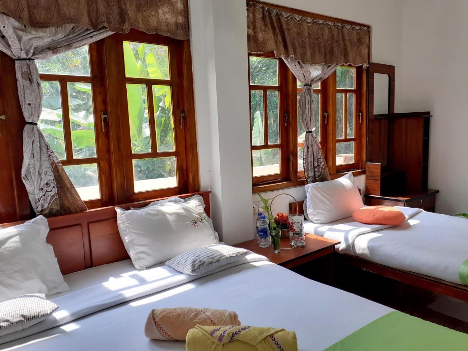 Subash Hotel نالاثانيا المظهر الخارجي الصورة