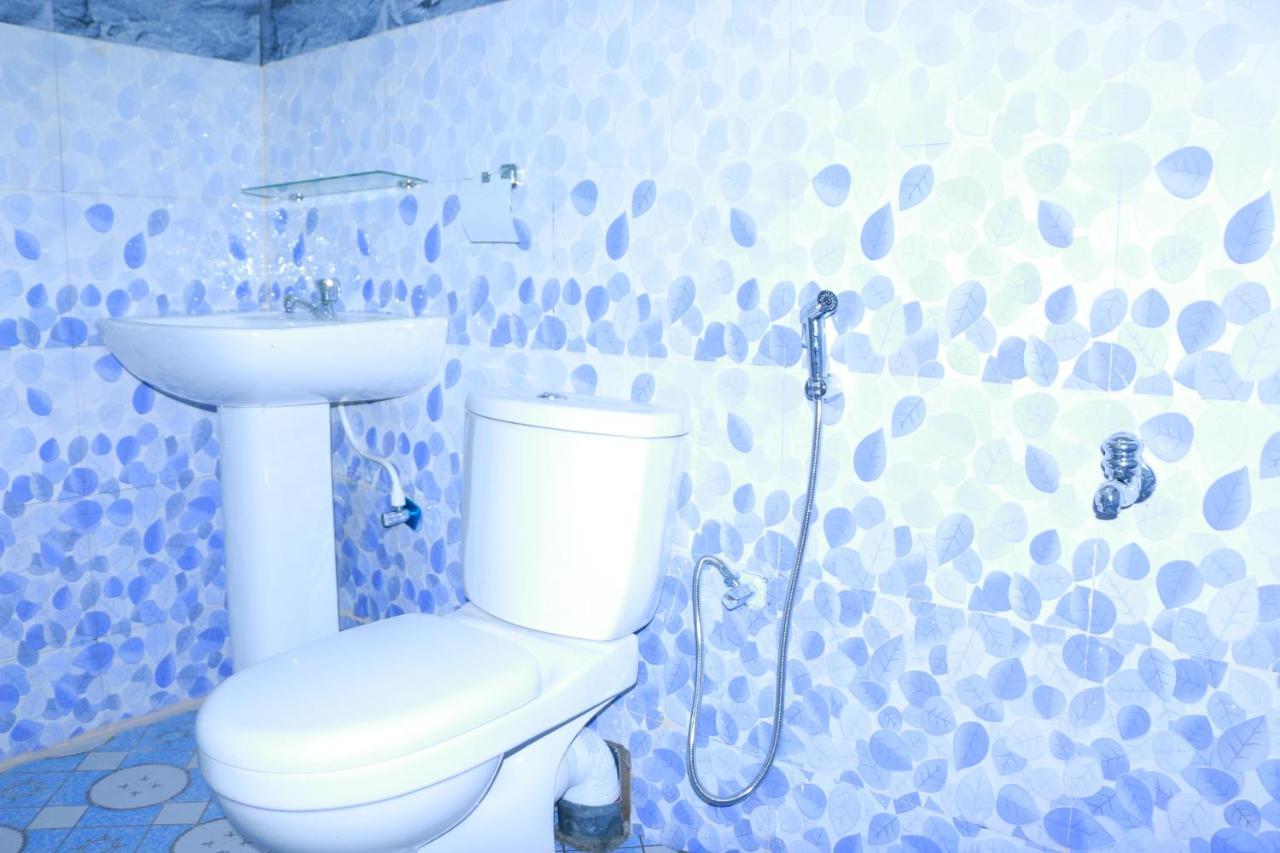 Subash Hotel نالاثانيا المظهر الخارجي الصورة
